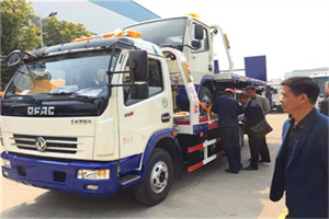 扎兰屯汽车道路救援拖车价格